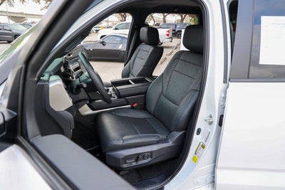 2025 Toyota TUNDRA 4X4 SR5