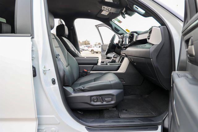 2025 Toyota TUNDRA 4X4 SR5