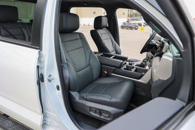 2025 Toyota TUNDRA 4X4 SR5