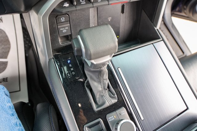 2025 Toyota TUNDRA 4X4 Platinum