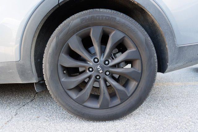 2019 Kia Sorento S V6