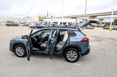 2025 Toyota Corolla Cross LE