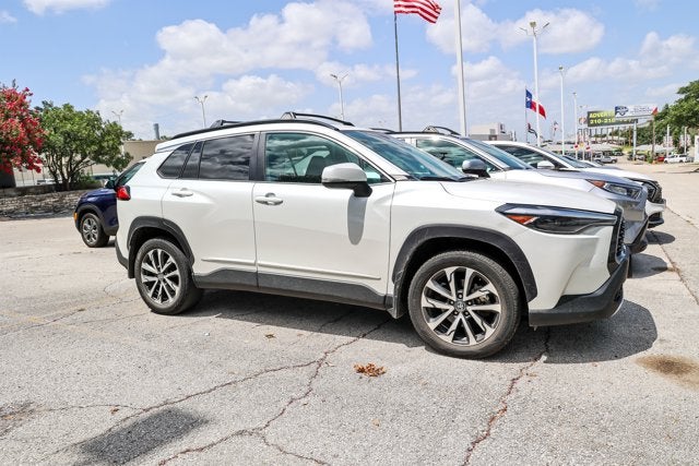 2023 Toyota Corolla Cross XLE