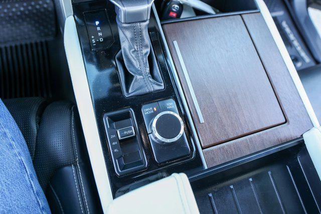 2023 Toyota SEQUOIA 4WD Capstone