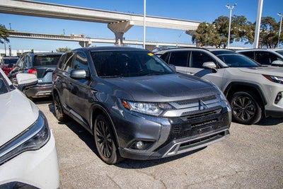 2020 Mitsubishi Outlander SE