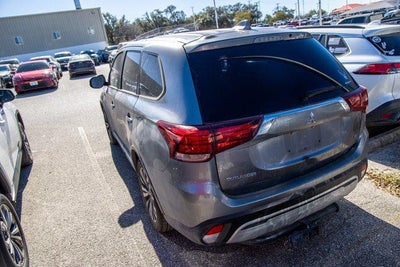 2020 Mitsubishi Outlander SE