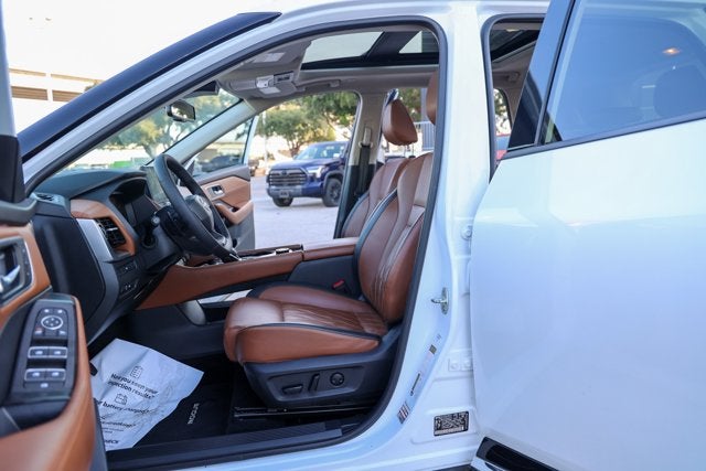 2025 Nissan Rogue Platinum