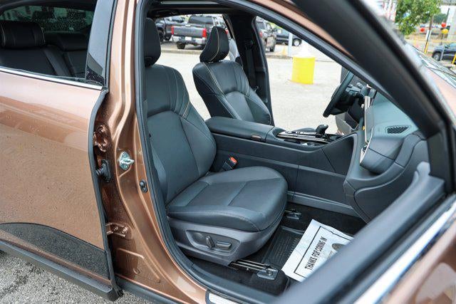 2025 Toyota CROWN Limited
