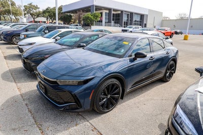 2025 Toyota CROWN Nightshade