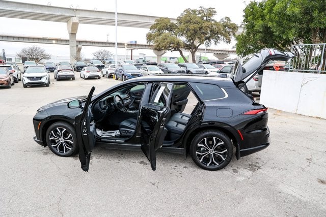 2025 Toyota CROWN SIGNIA XLE