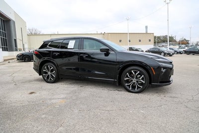 2025 Toyota CROWN SIGNIA XLE