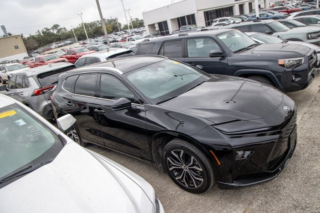 2025 Toyota CROWN SIGNIA XLE