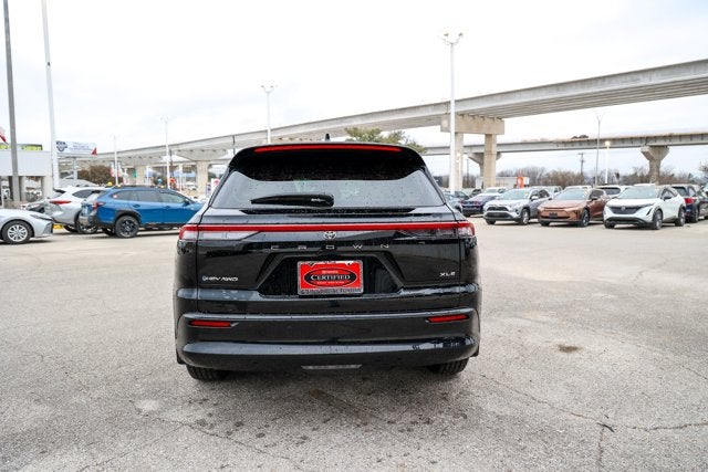 2025 Toyota CROWN SIGNIA XLE