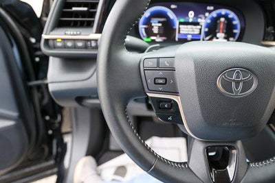 2025 Toyota Toyota Crown Signia XLE