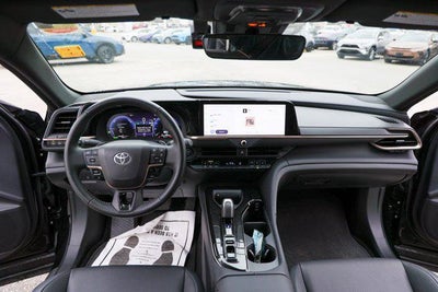 2025 Toyota Toyota Crown Signia XLE