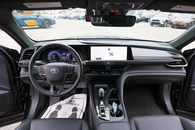 2025 Toyota Toyota Crown Signia XLE
