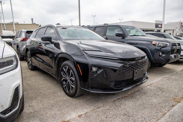 2025 Toyota CROWN SIGNIA XLE