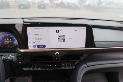 2025 Toyota CROWN SIGNIA Limited