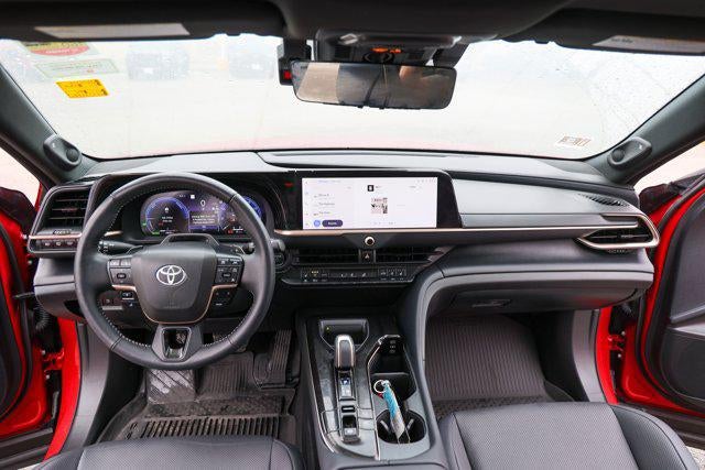 2025 Toyota CROWN SIGNIA Limited