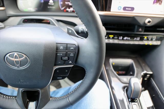 2025 Toyota Toyota Crown Signia Limited