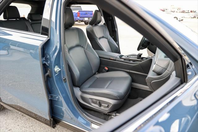 2025 Toyota Toyota Crown Signia Limited