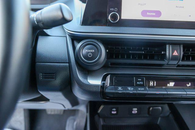 2025 Toyota PRIUS LE