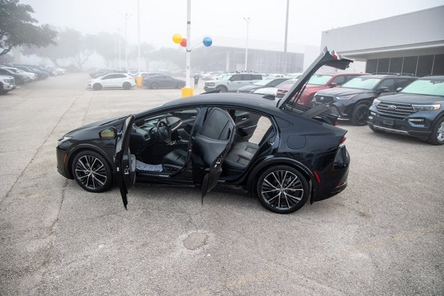 2024 Toyota PRIUS XLE