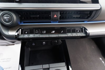 2024 Toyota PRIUS XLE