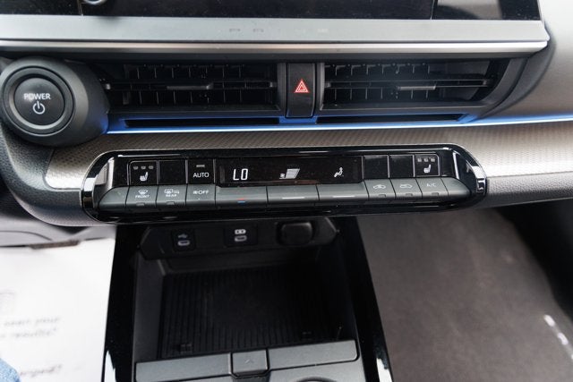 2024 Toyota PRIUS XLE