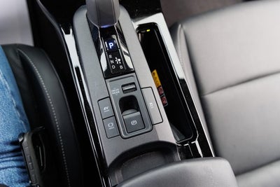 2024 Toyota PRIUS XLE