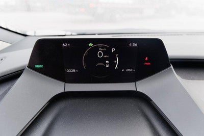 2024 Toyota PRIUS XLE