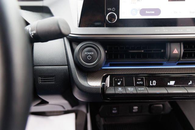 2024 Toyota PRIUS XLE