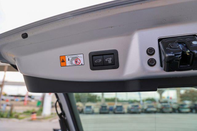2024 Toyota PRIUS PRIME XSE Premium