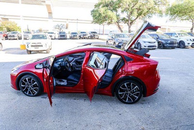 2025 Toyota Prius XSE SE