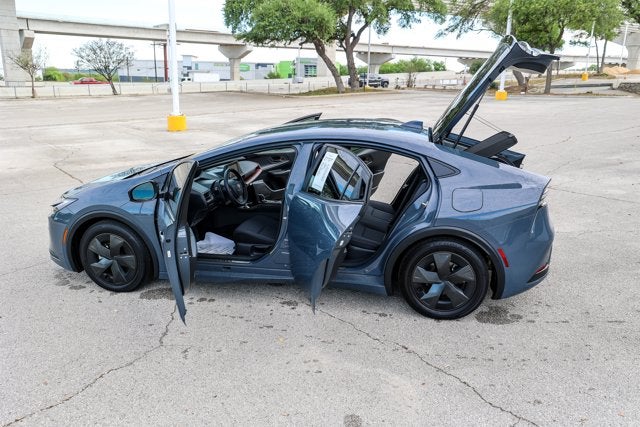 2025 Toyota Prius SE SE