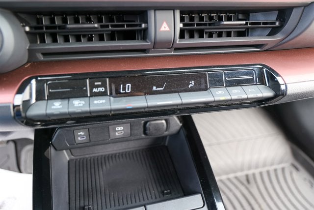 2025 Toyota Prius SE SE