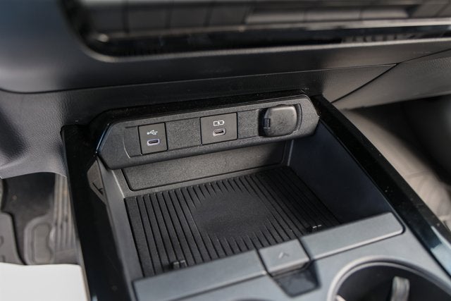 2025 Toyota Prius SE SE