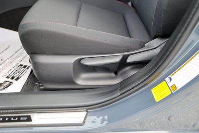 2025 Toyota Prius SE SE