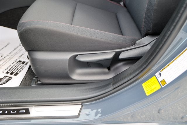 2025 Toyota Prius SE SE