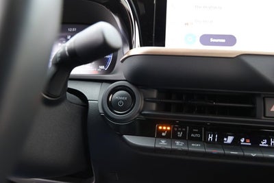 2025 Toyota CROWN Platinum