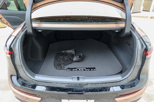 2025 Toyota CROWN Platinum