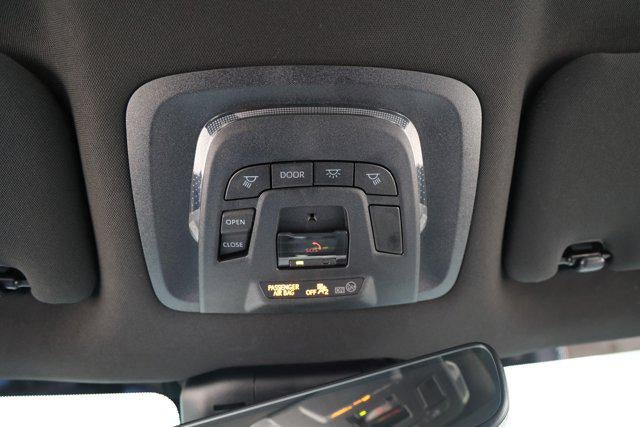 2025 Toyota CROWN Platinum