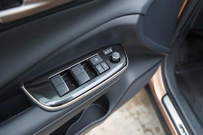 2025 Toyota CROWN Platinum