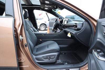 2025 Toyota CROWN Platinum