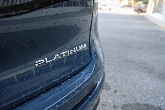 2025 Toyota CROWN Platinum