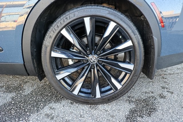 2025 Toyota CROWN Platinum