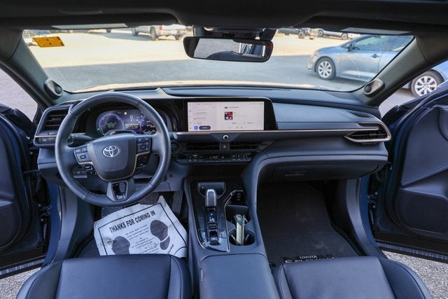 2025 Toyota CROWN Platinum