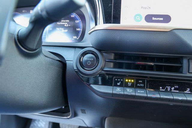 2025 Toyota CROWN Platinum