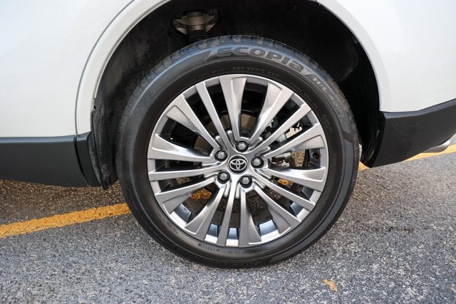 2023 Toyota Venza XLE