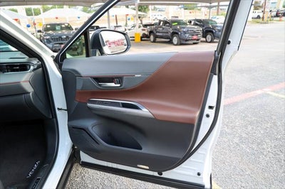 2023 Toyota Venza XLE